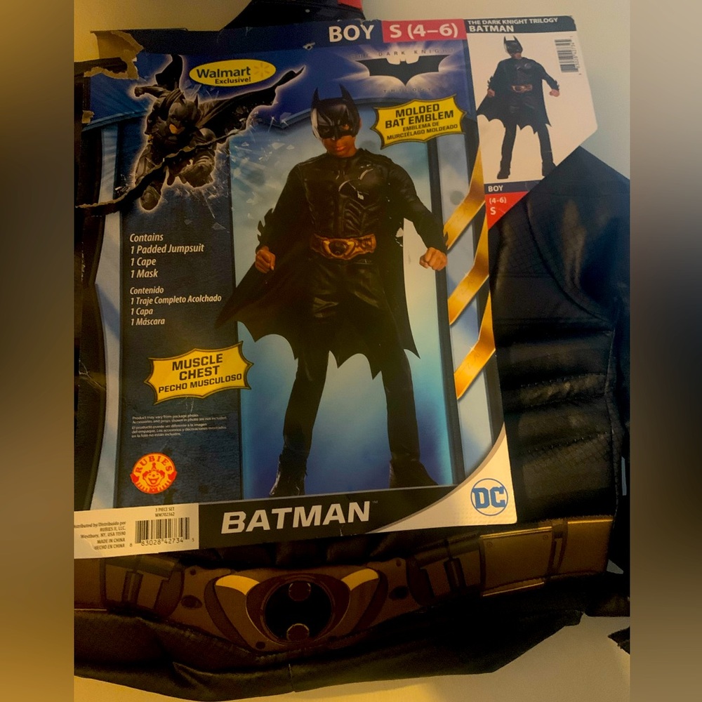 Batman costume size 10-12 kids
